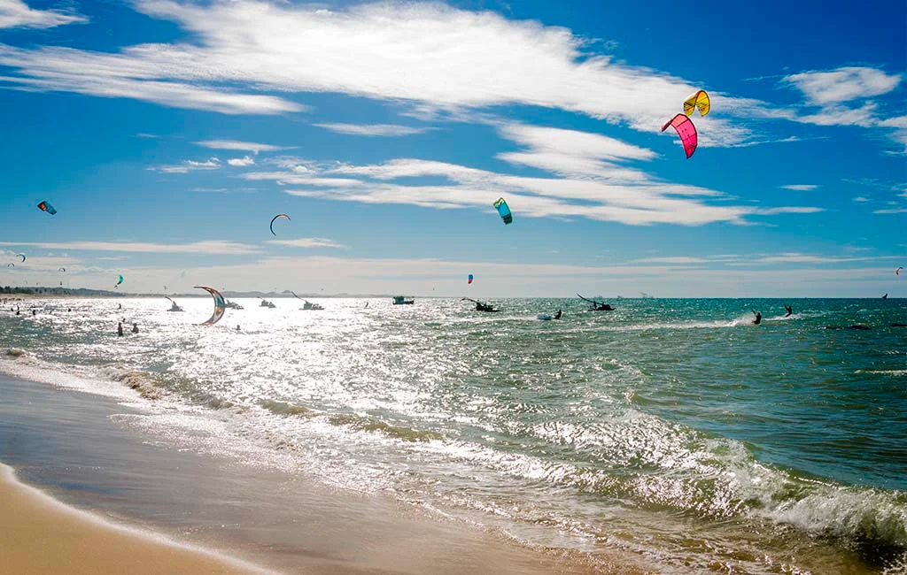 IMAGEM-02-PRAIA-DE-CUMBUCO-KITESURF-TEM-QUE-IR-CUMBUCO-1024-X-650-123MILHAS